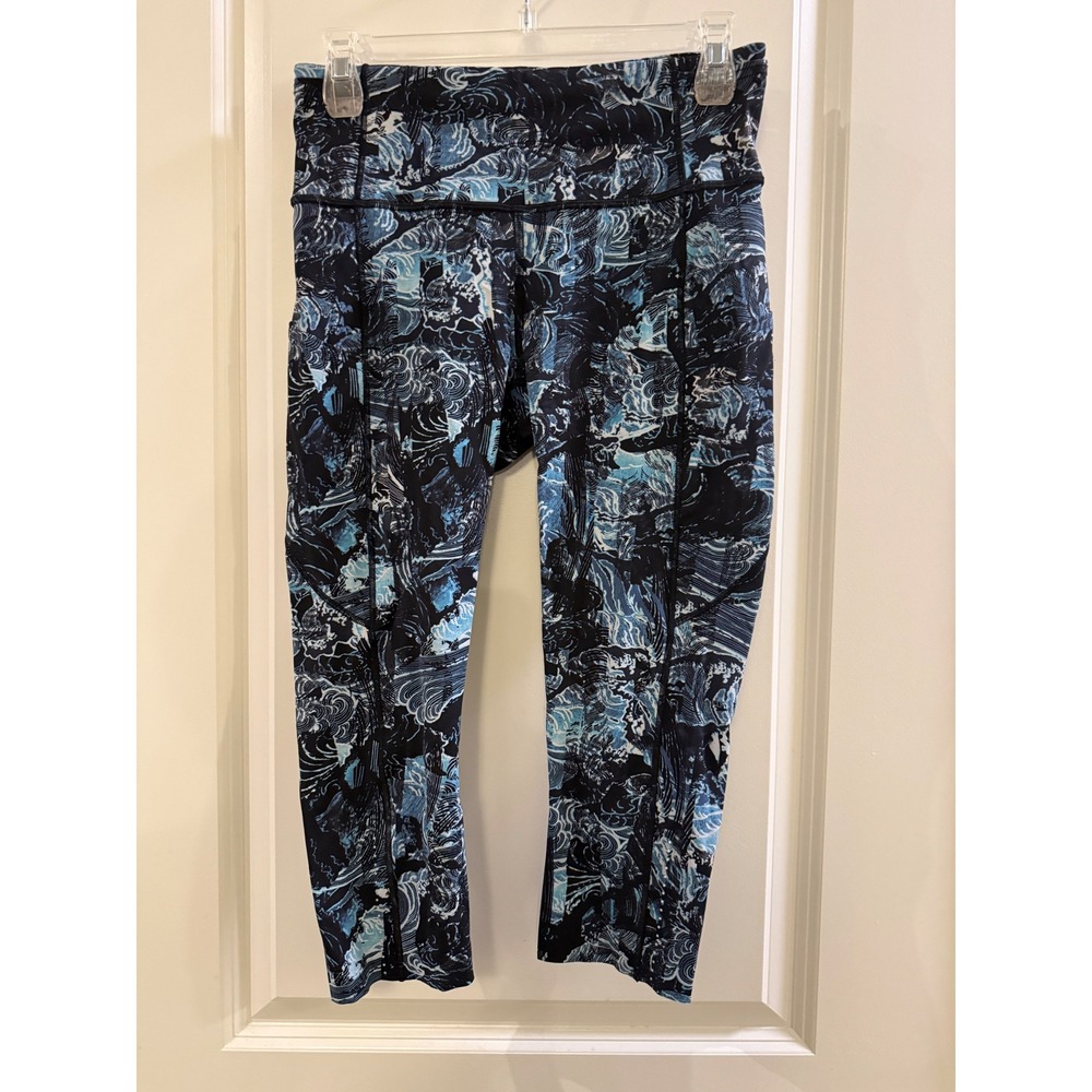 Lululemon Blue Wave‎ Print Cropped Legging Size 8 High Rise Athletic Capri
